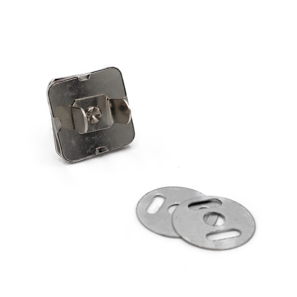 Magnetic snap square Silver mm18